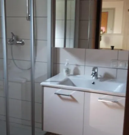 Edelweiss Apartment *