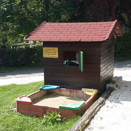 Edelweiss Apartment *